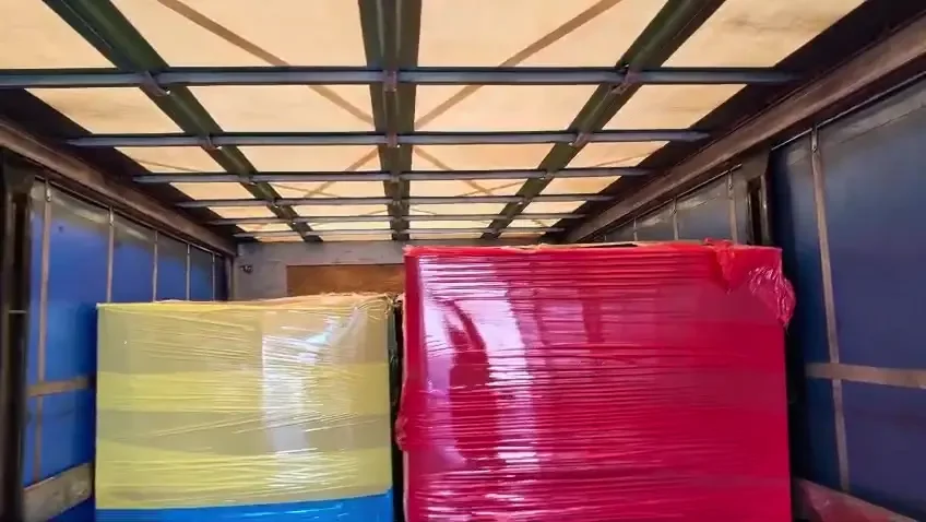 8 palet · Amazon — torby z nieodebranymi paczkami · Spedycja MERXFORMA · Słowacja